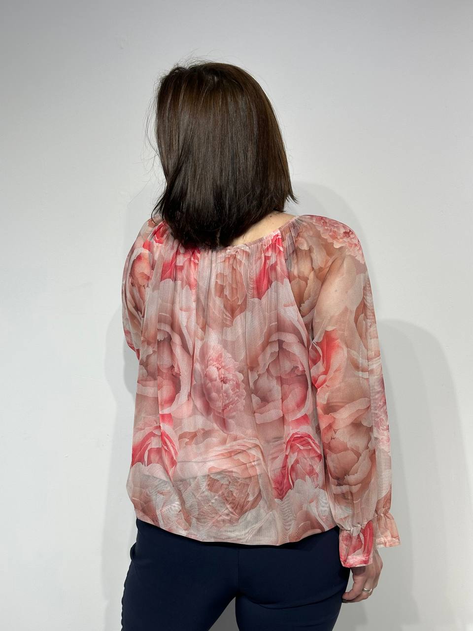 Легкая женская блузка