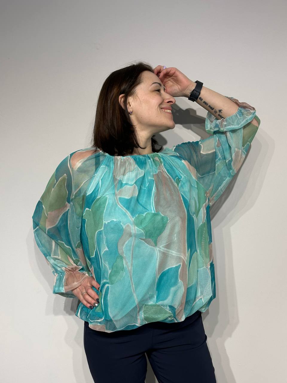 Легкая женская блузка