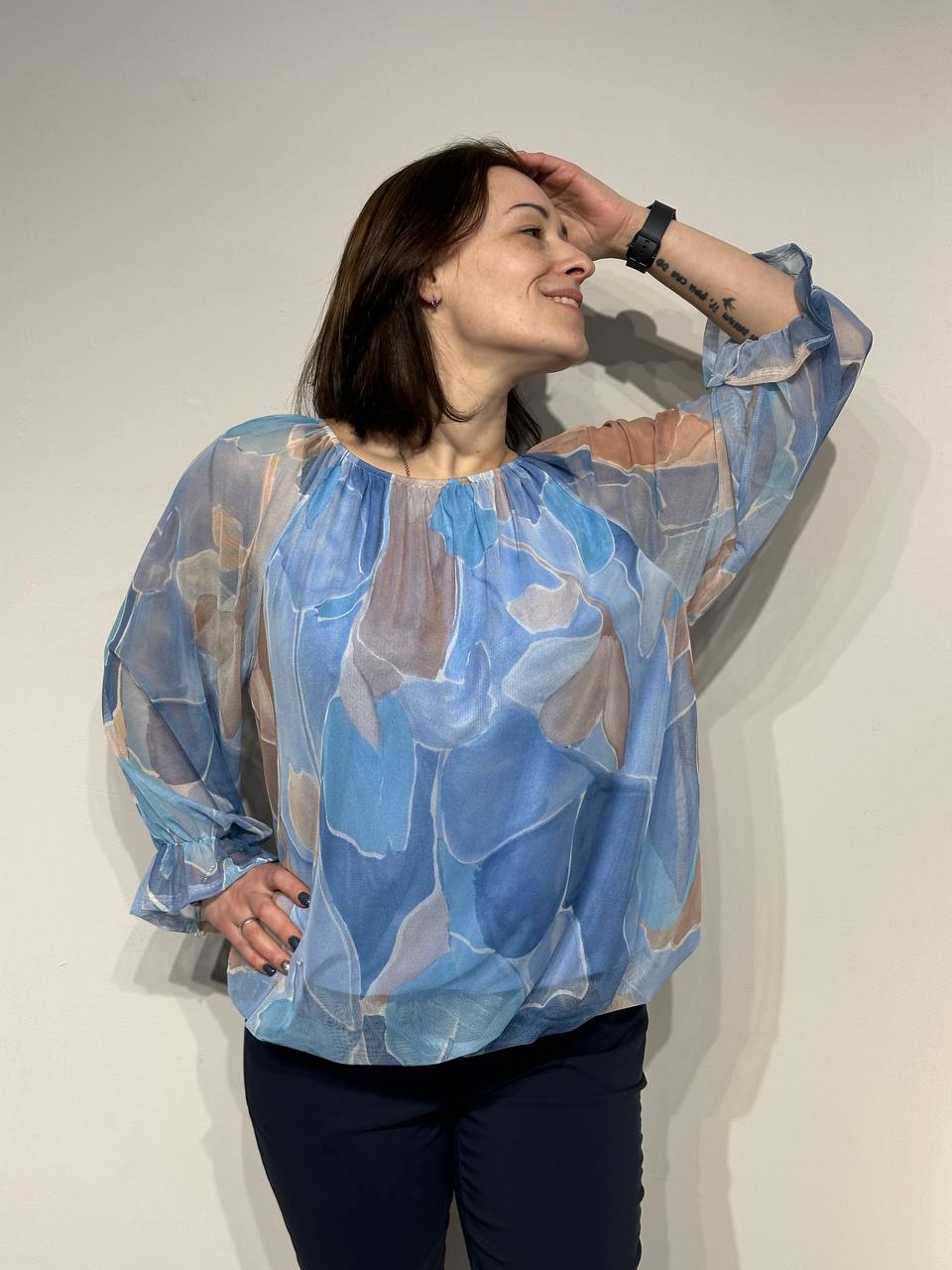 Легкая женская блузка