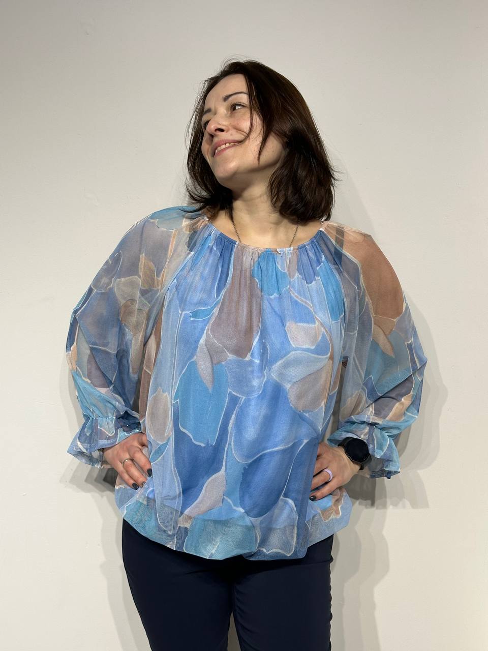 Легкая женская блузка