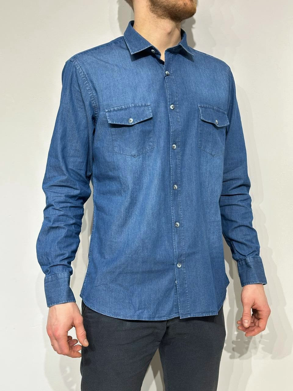 Vyriški džinsiniai marškiniai, Slim fit