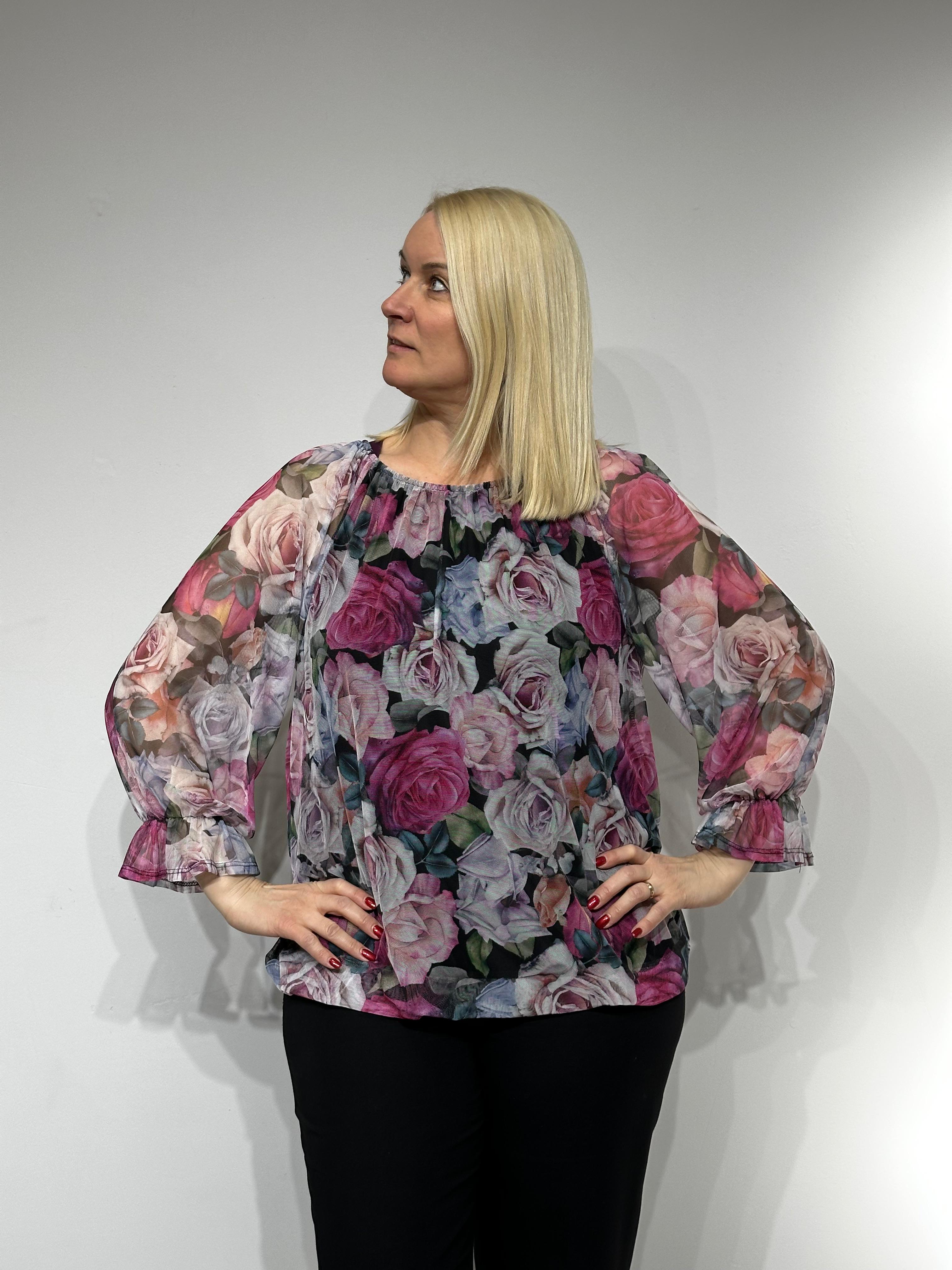 Легкая женская блузка