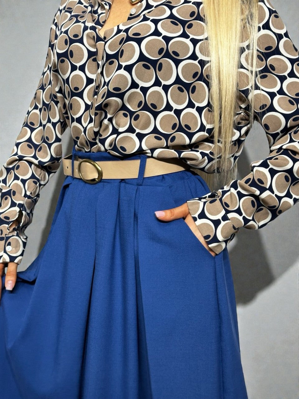 Elegant pleated skirt