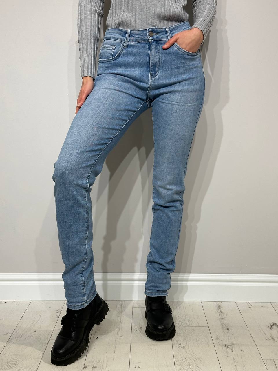 Gari, zili sieviešu džinsi