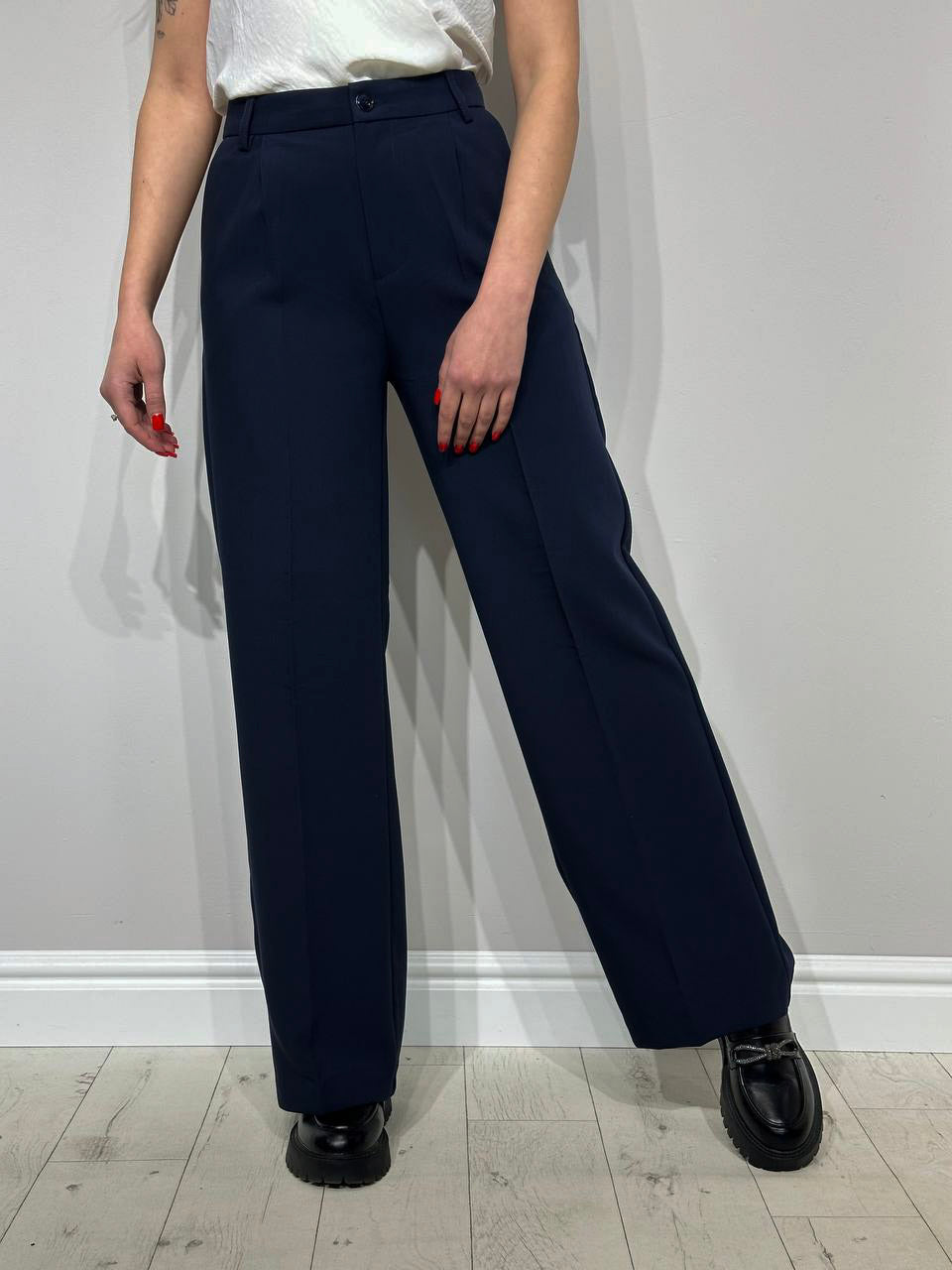 Classic pants for women