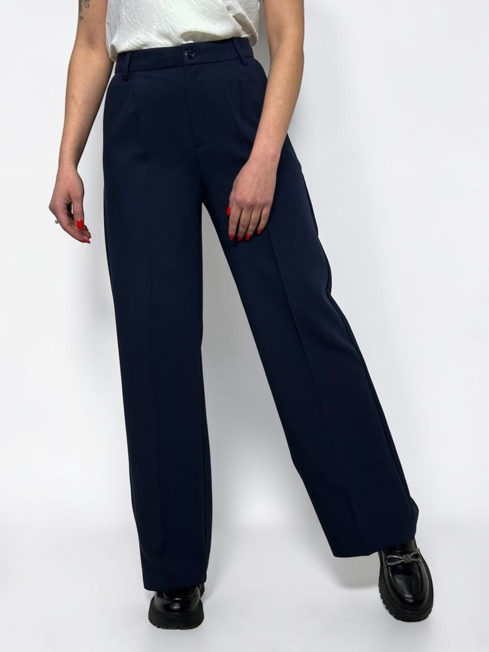 Classic pants for women