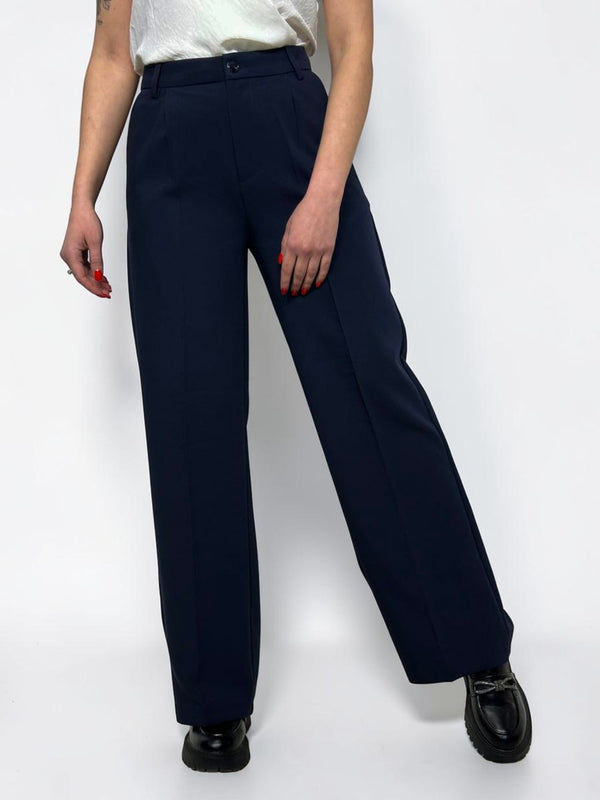 Classic pants for women