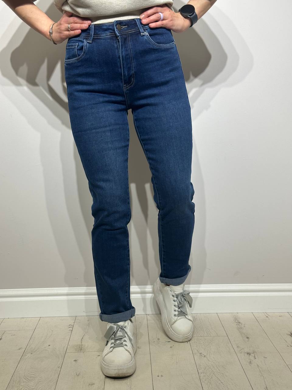 Mom_fit_džinsi_sieviešu