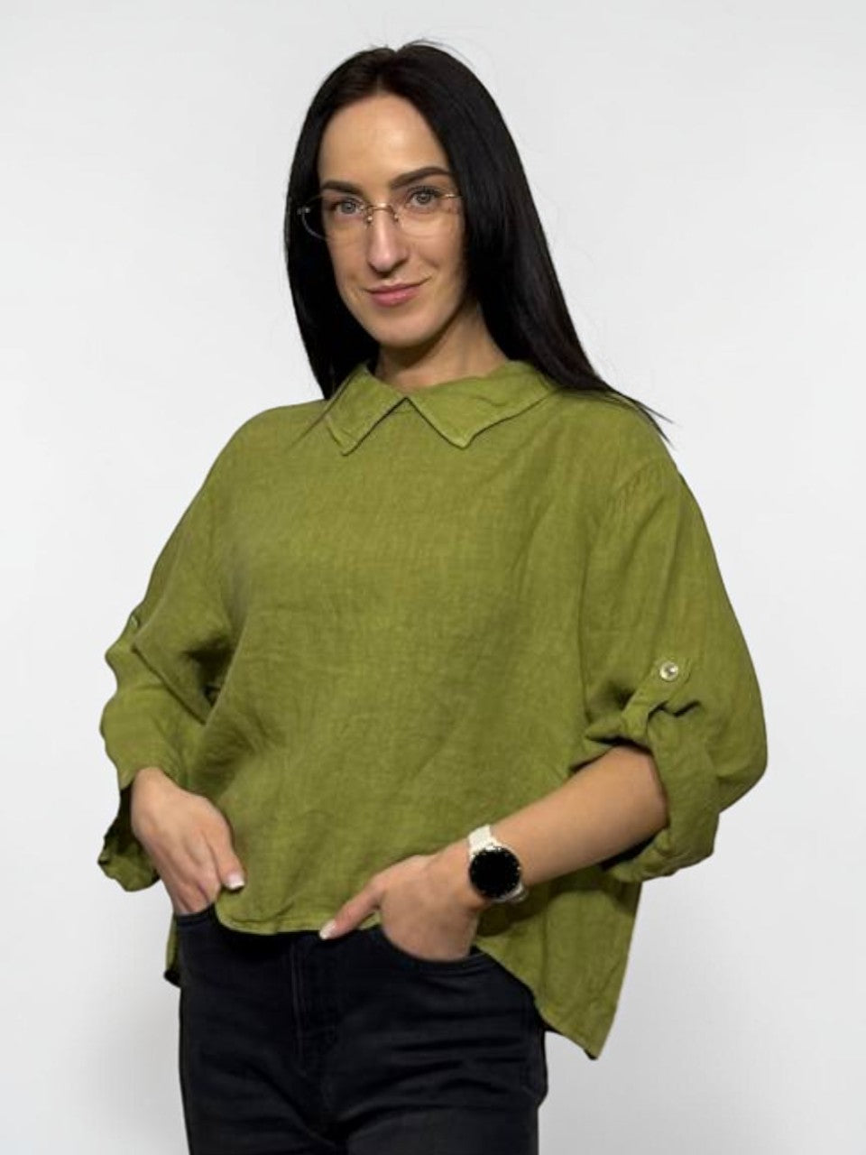 Lina blūze ar pogām mugurpusē