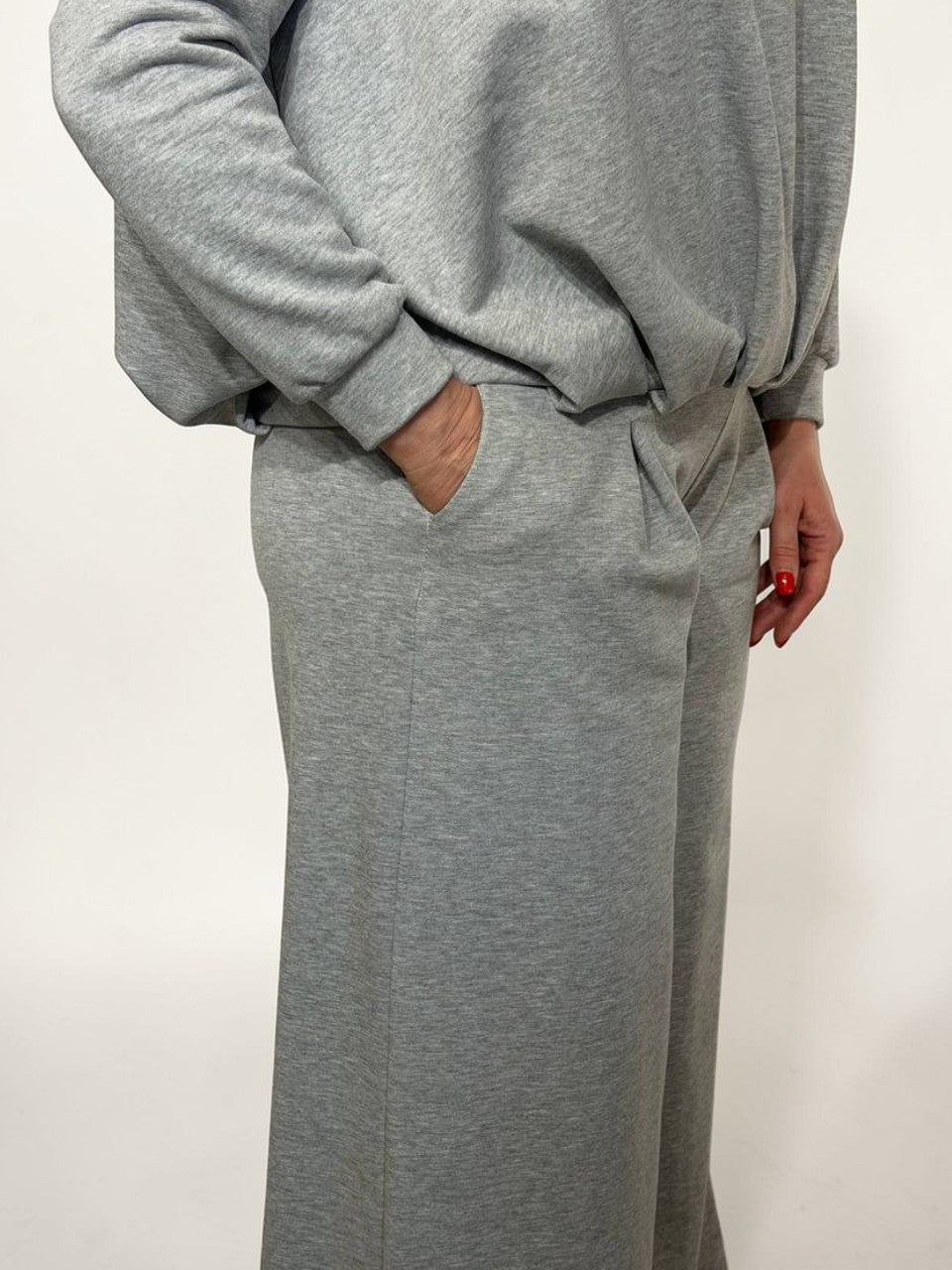 Moodne vabaaja komplekt naistele