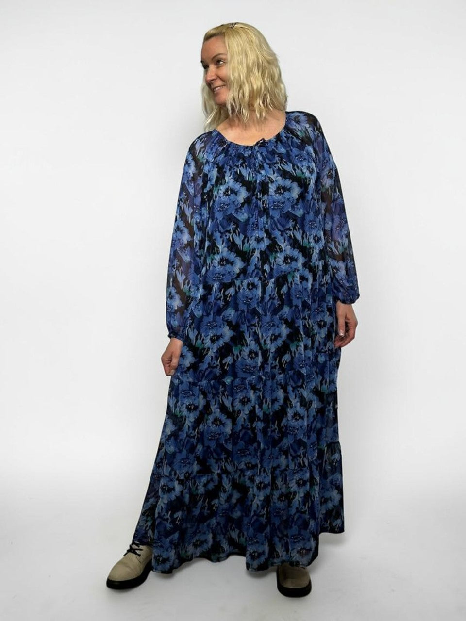 Eleganta maxi kleita ar ziedu rakstu