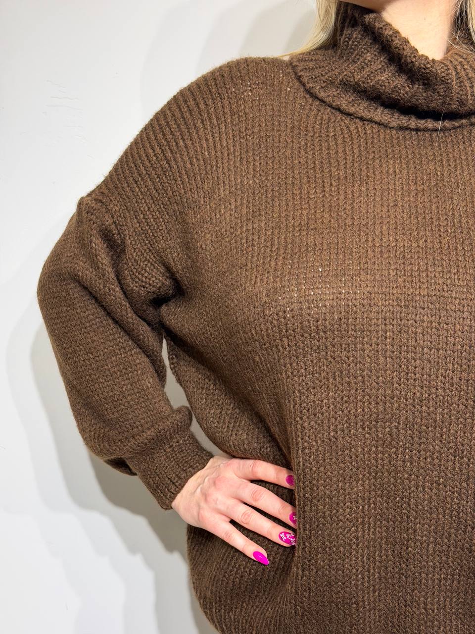 Oversized knitted pullover for women