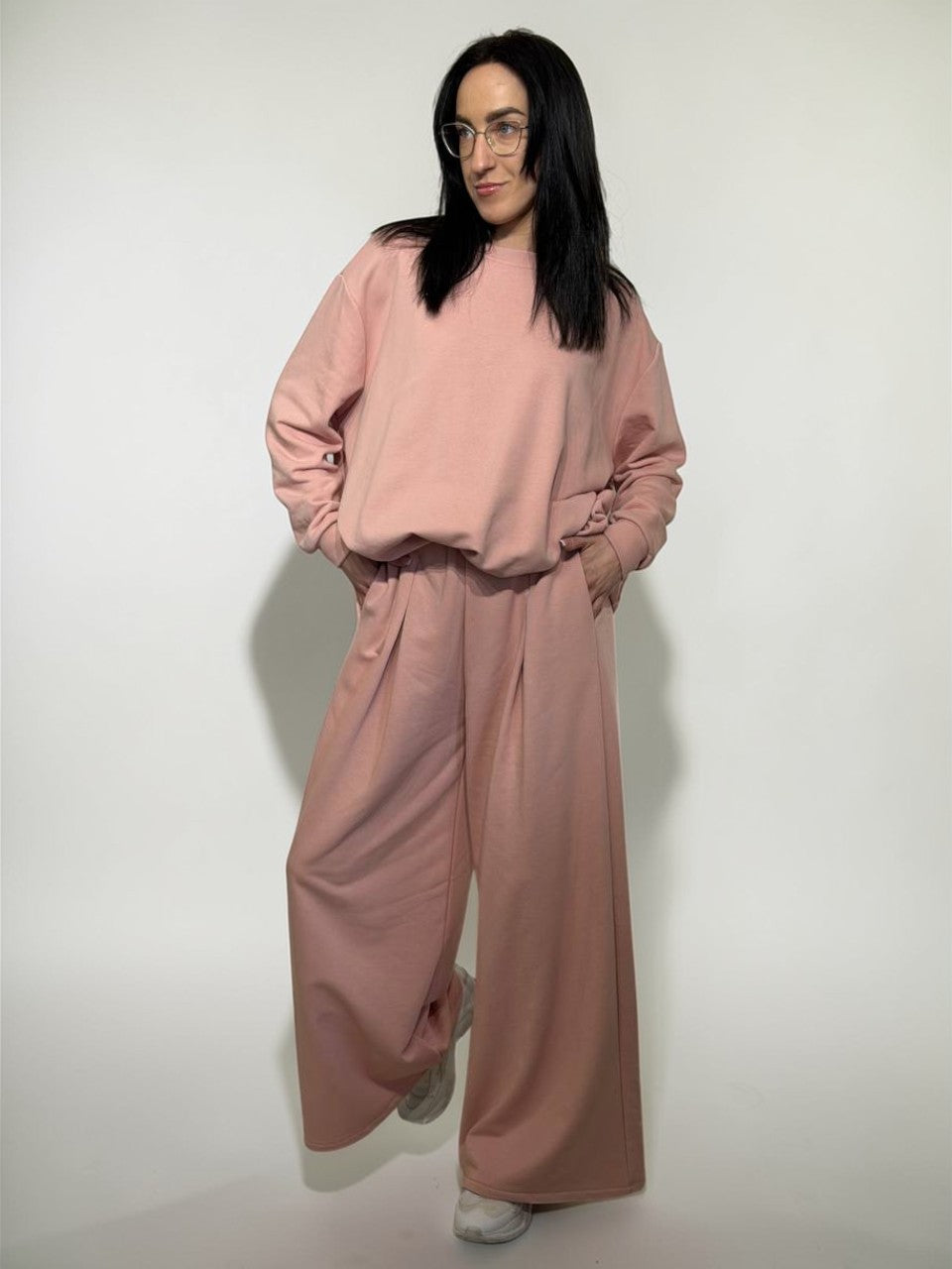 Moodne vabaaja komplekt naistele