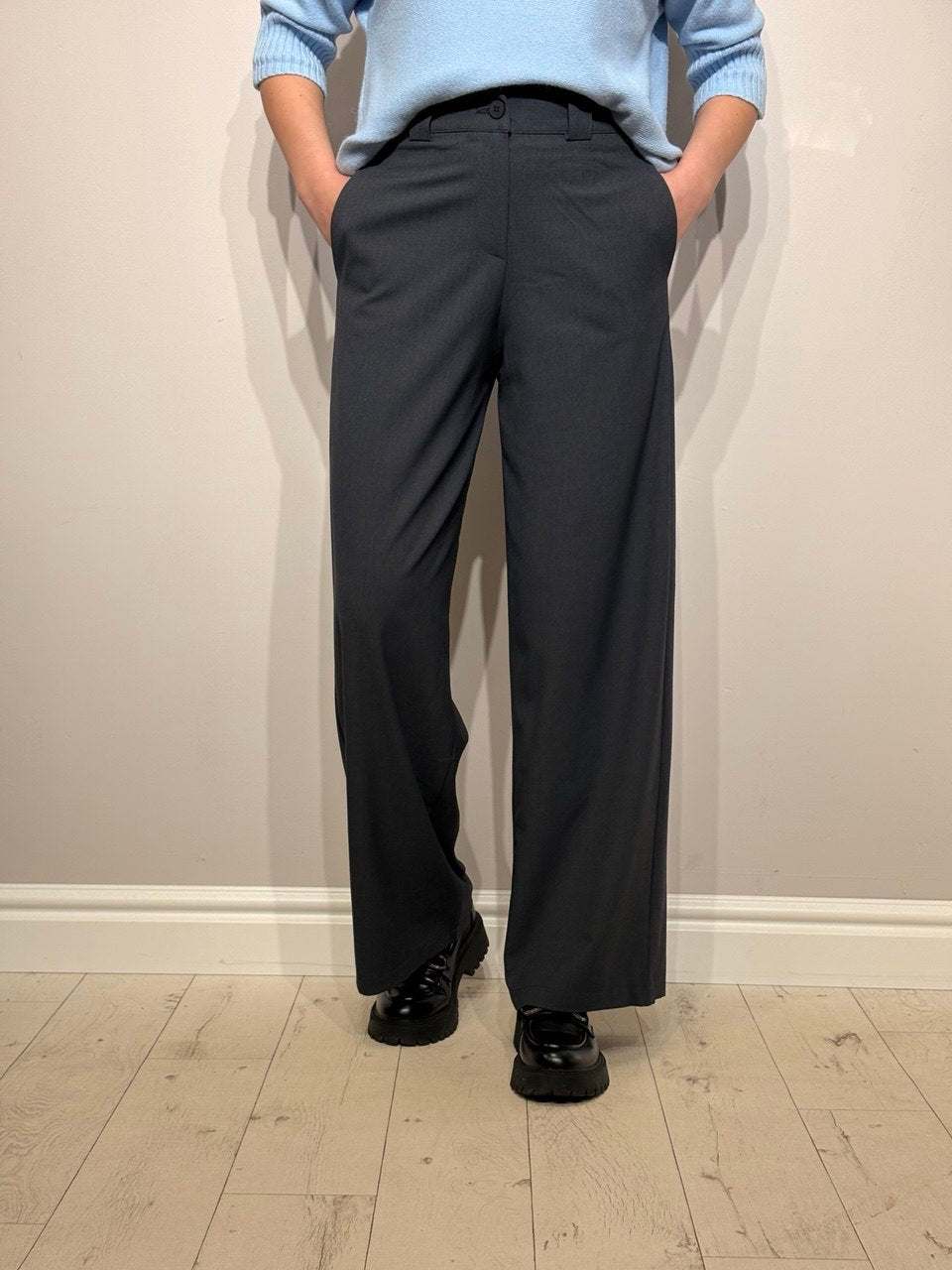 Classic solid women's pants