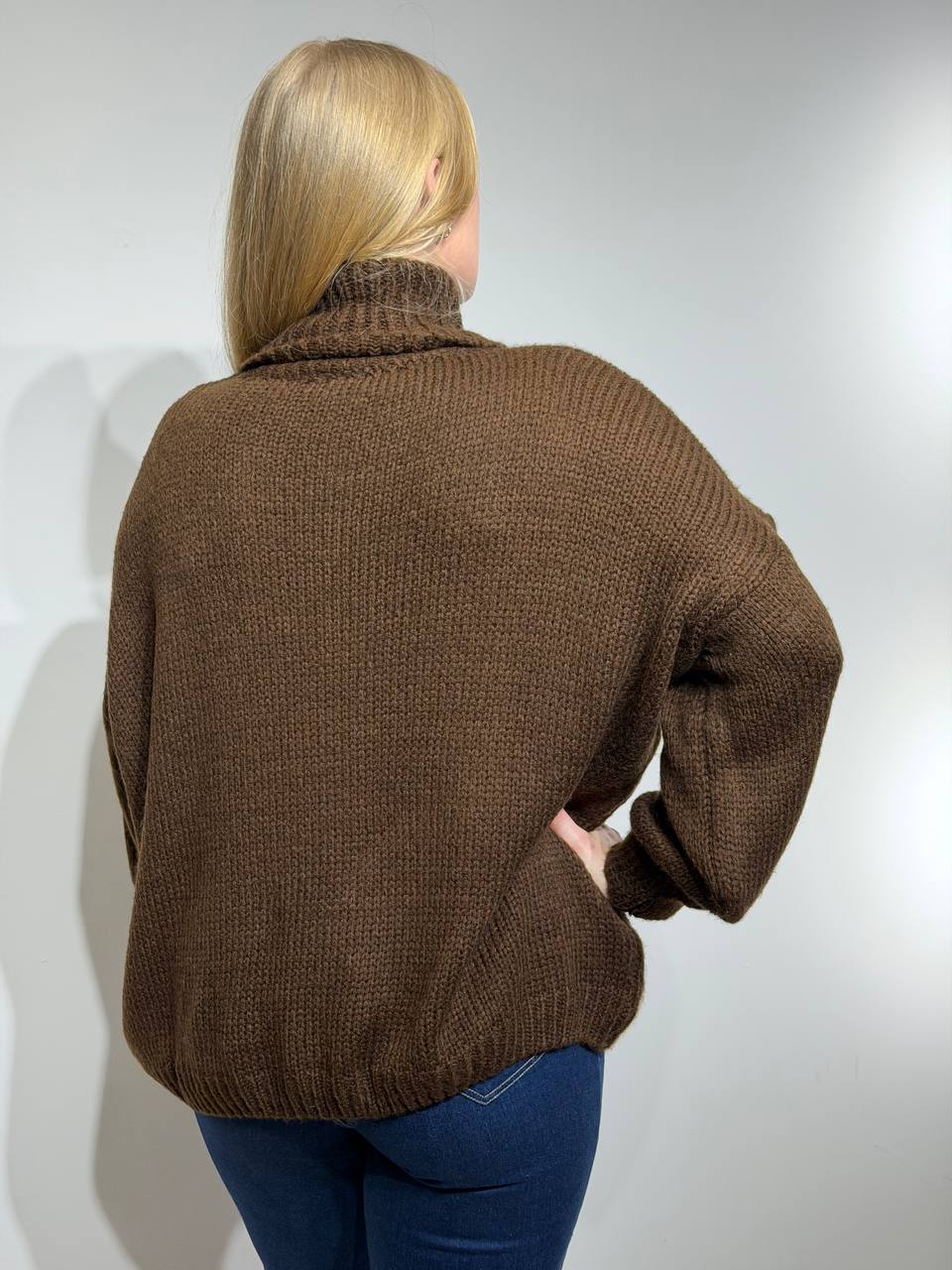 Oversized knitted pullover for women