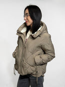 Women's short puffy jacket with hood