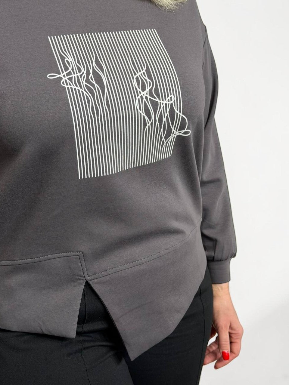 Thin cotton sweater with slit