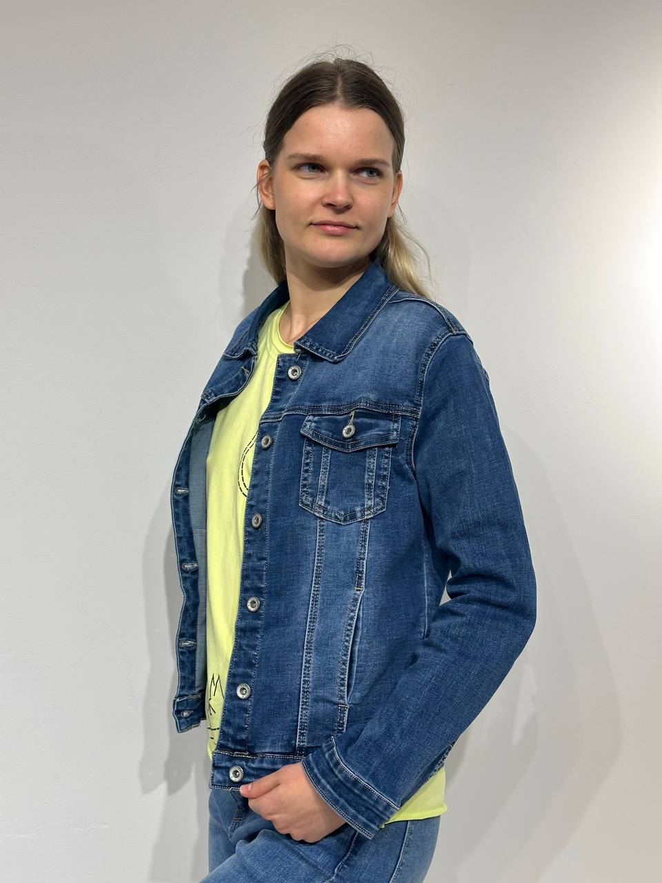 Sieviešu džinsu jaka