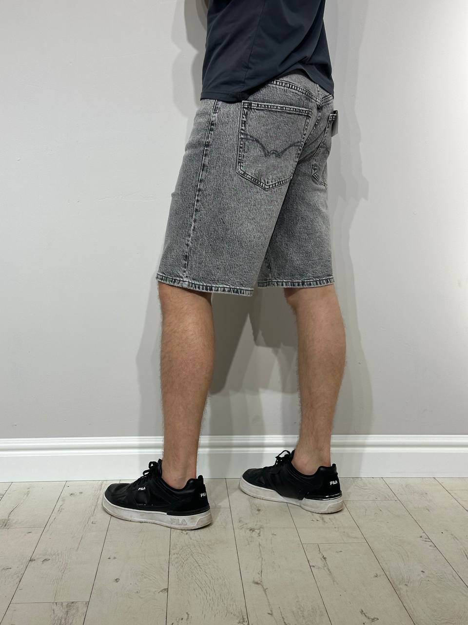 Laisvi džinsiniai šortai vyrams