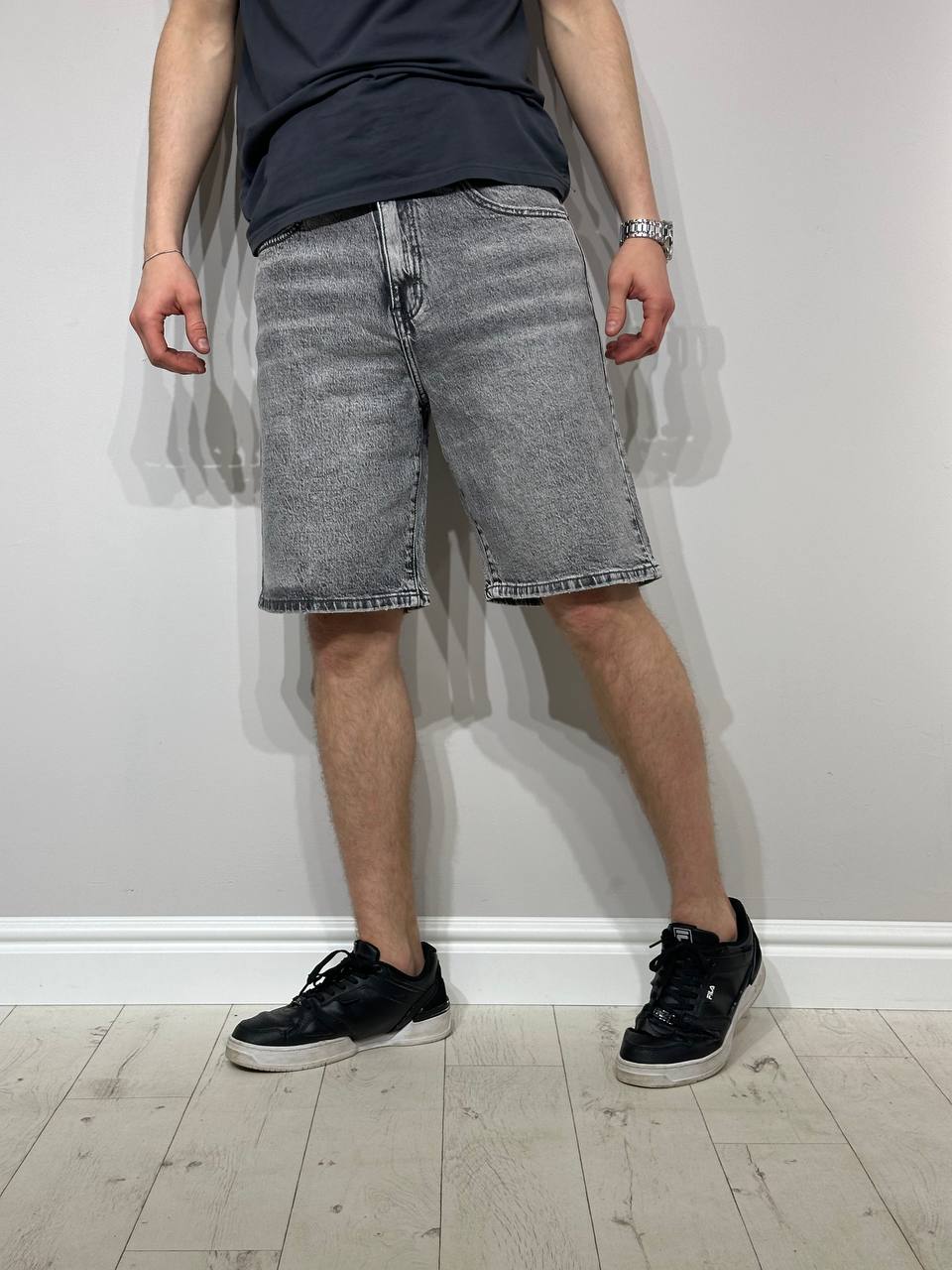 Laisvi džinsiniai šortai vyrams