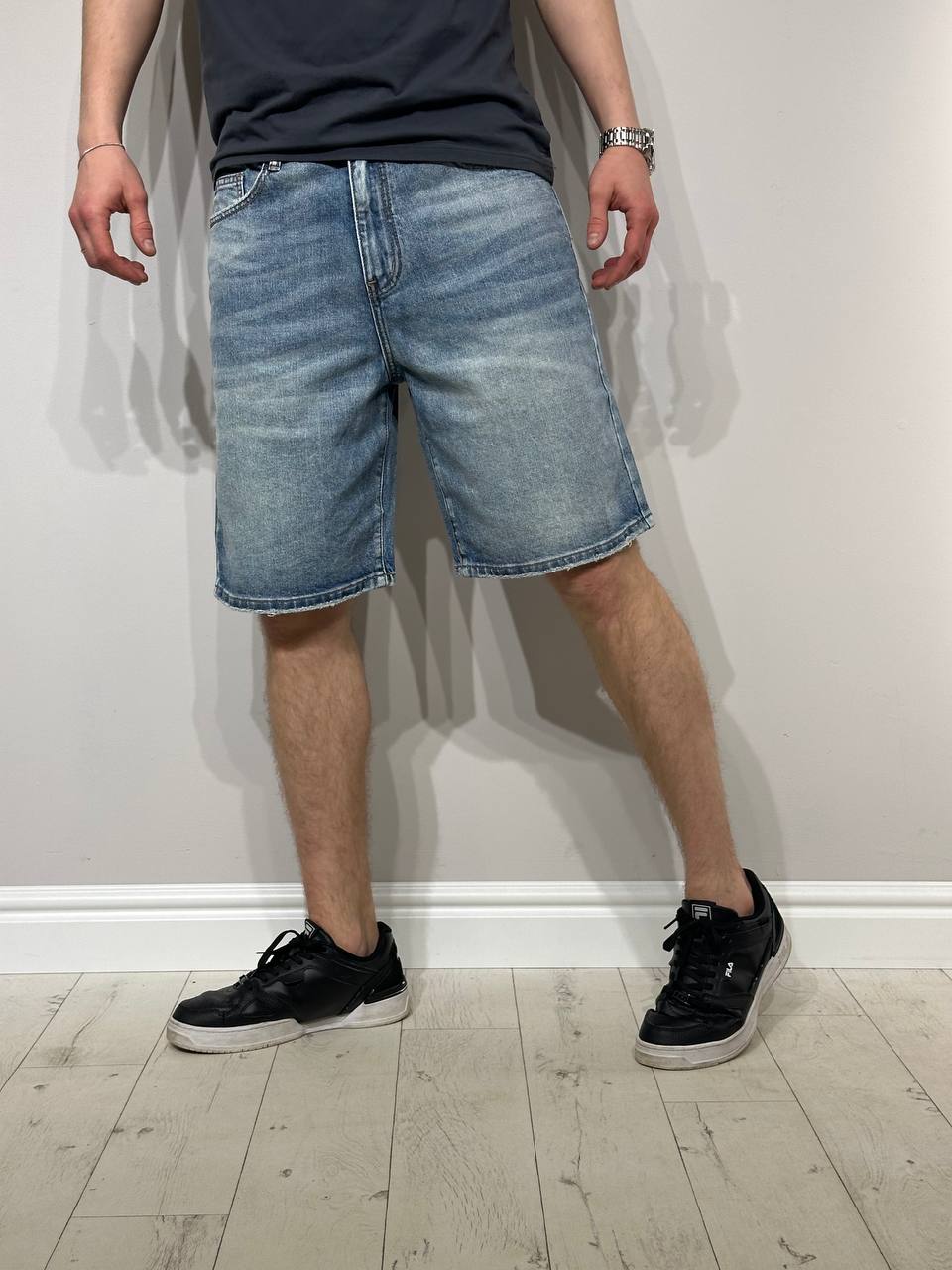 Laisvi džinsiniai šortai vyrams