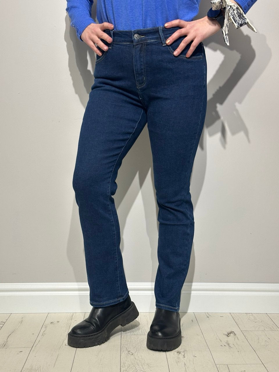 Zilas taisnas sieviešu džinsu bikses