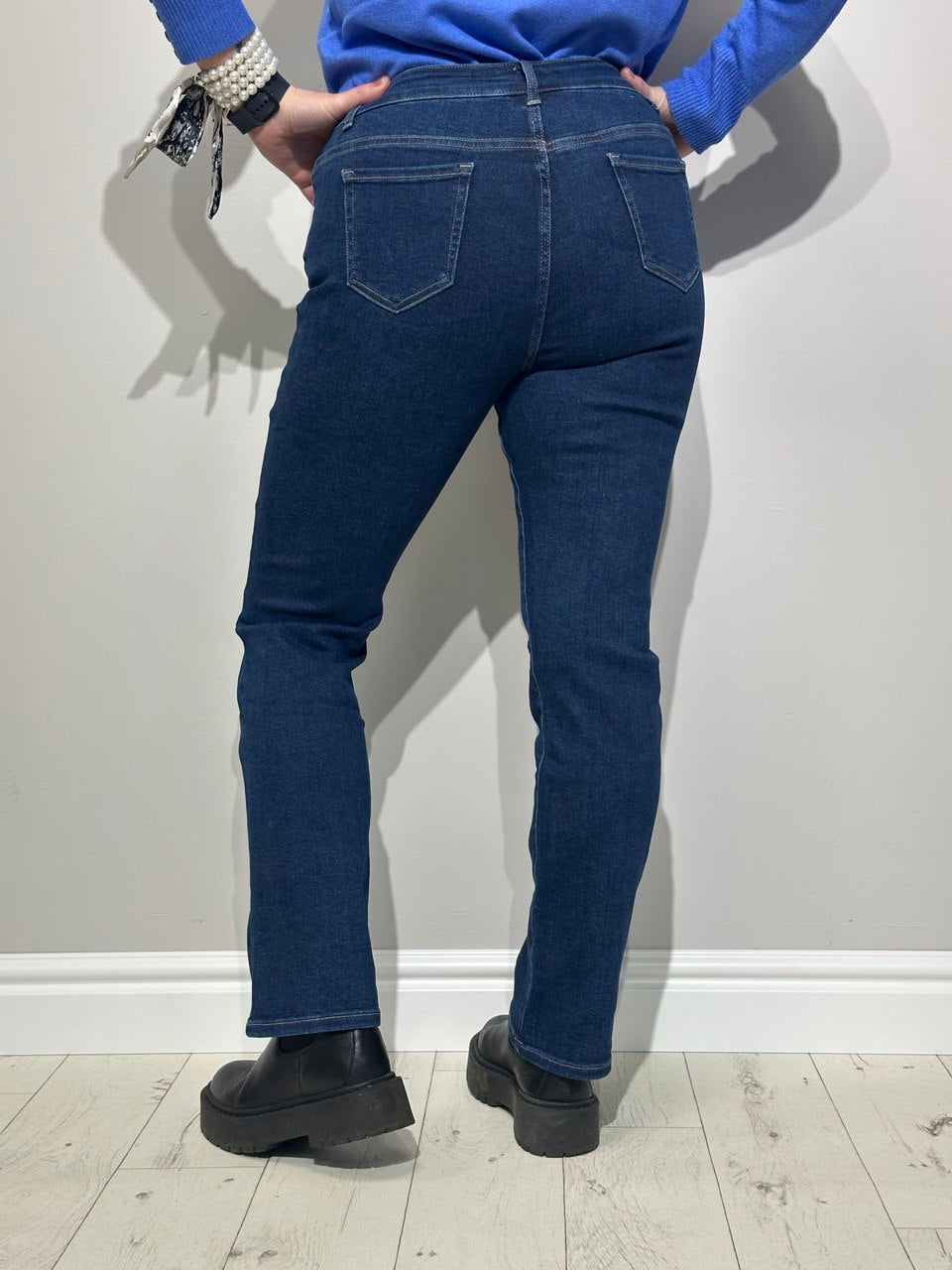 taisni sieviešu džinsi