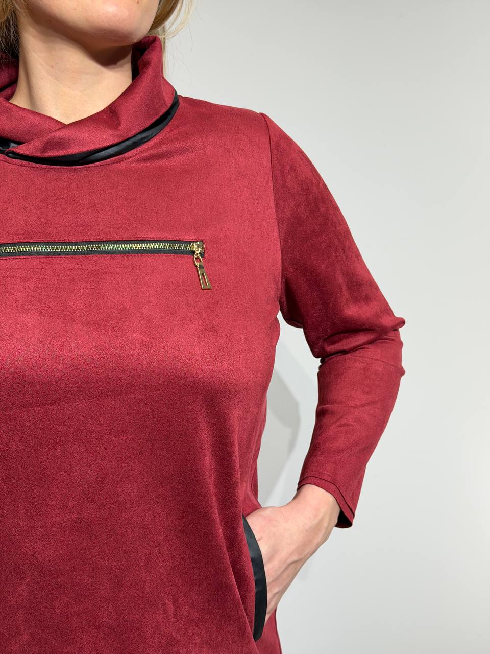 Tunic with high collar and pockets