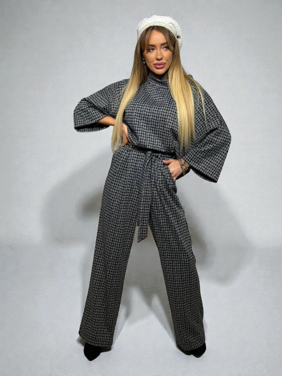 Elegants kostīms dāmām