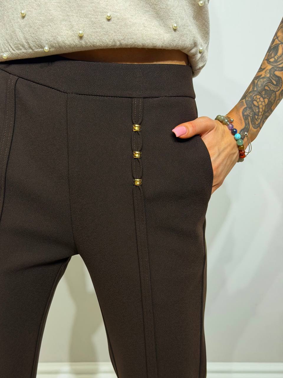 Women's tight-fitting trousers