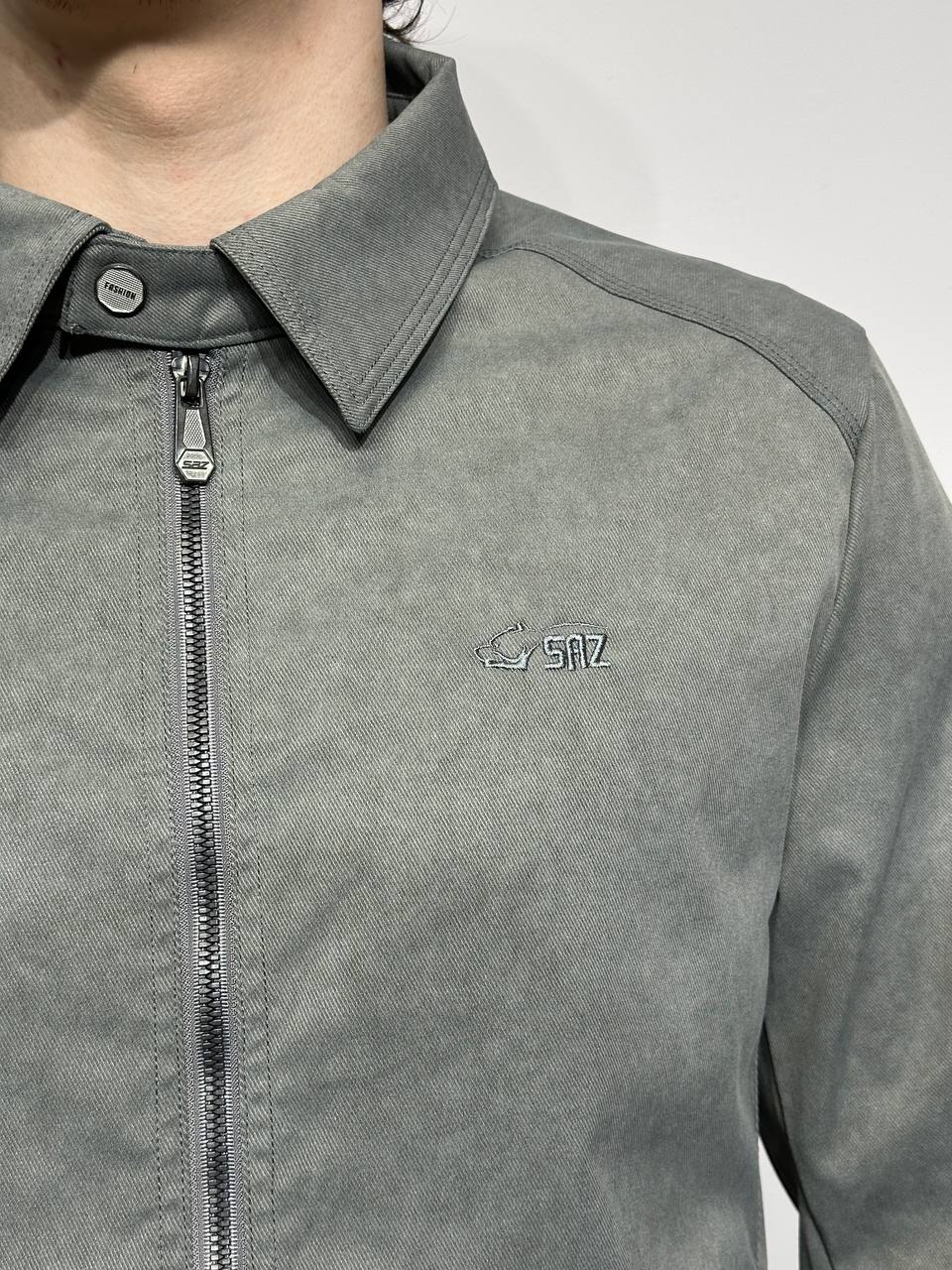 Tvirta, plona vyriška striukė