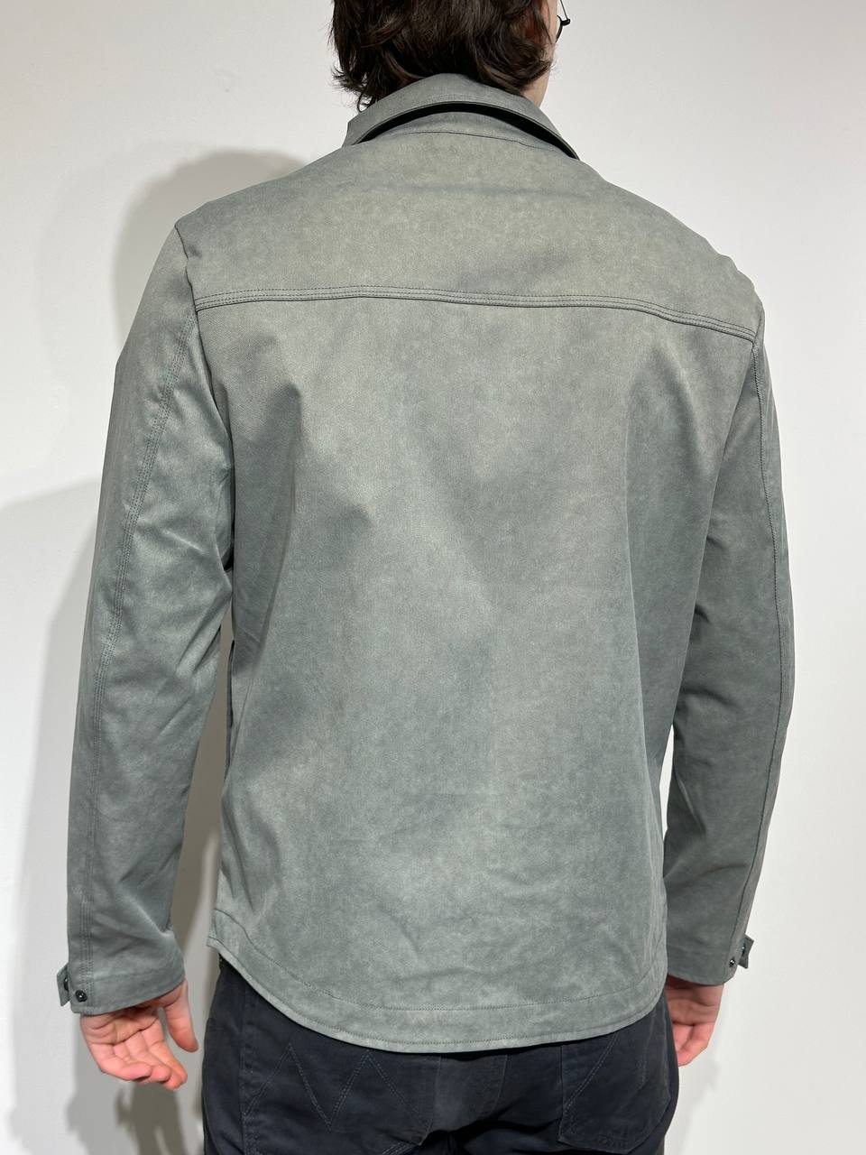 Tvirta, plona vyriška striukė