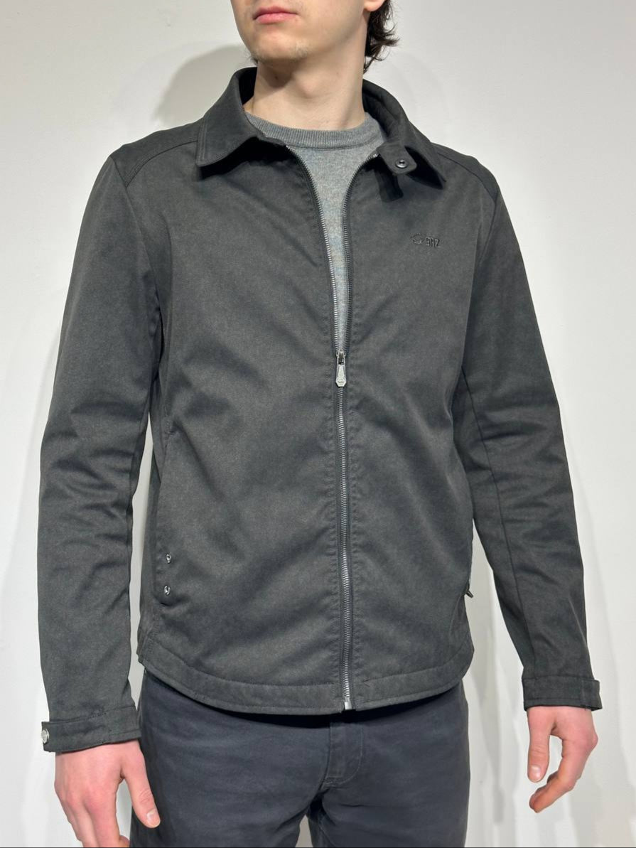 Tvirta, plona vyriška striukė