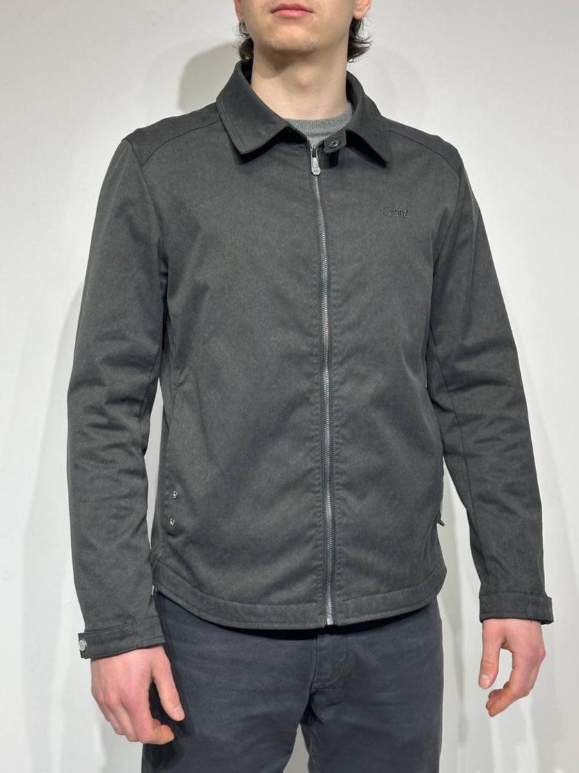 Tvirta, plona vyriška striukė