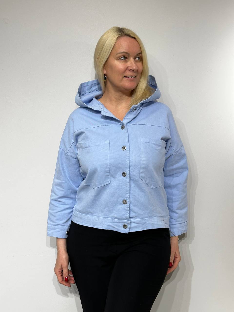 Джинсовая куртка для женщин