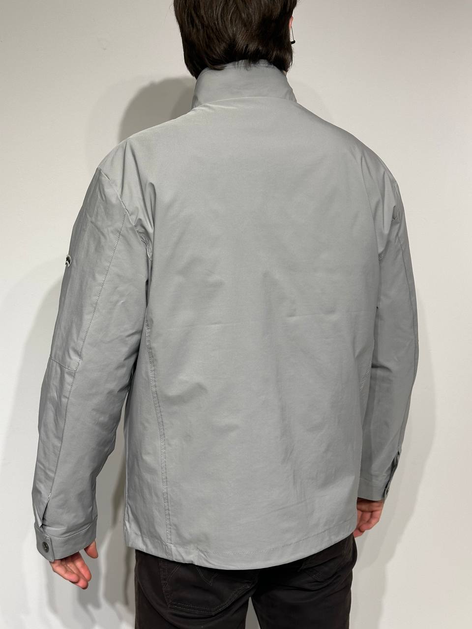 Plona didelio dydžio vyriška striukė