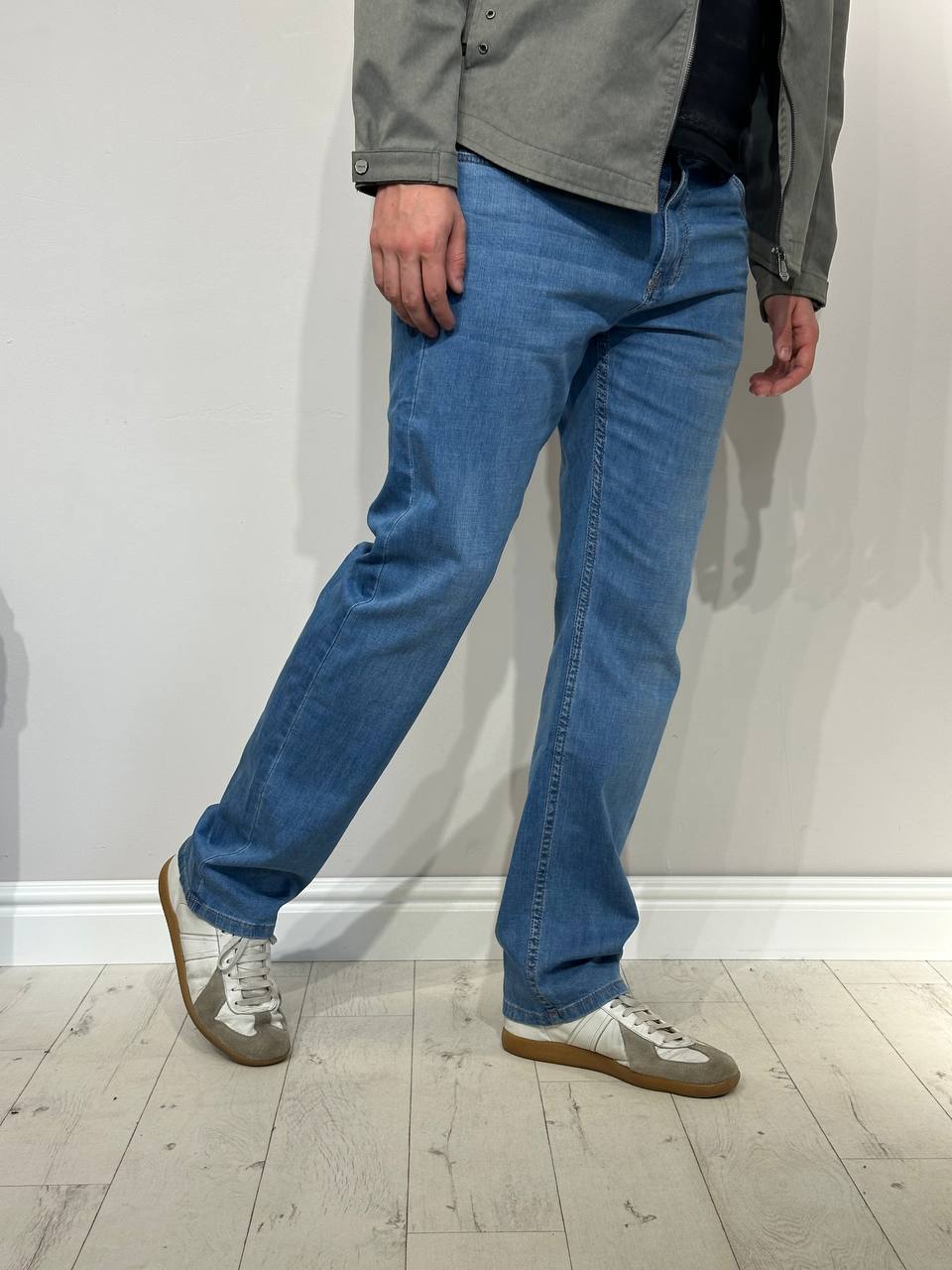 Suure suurusega meeste teksapüksid, Regular fit