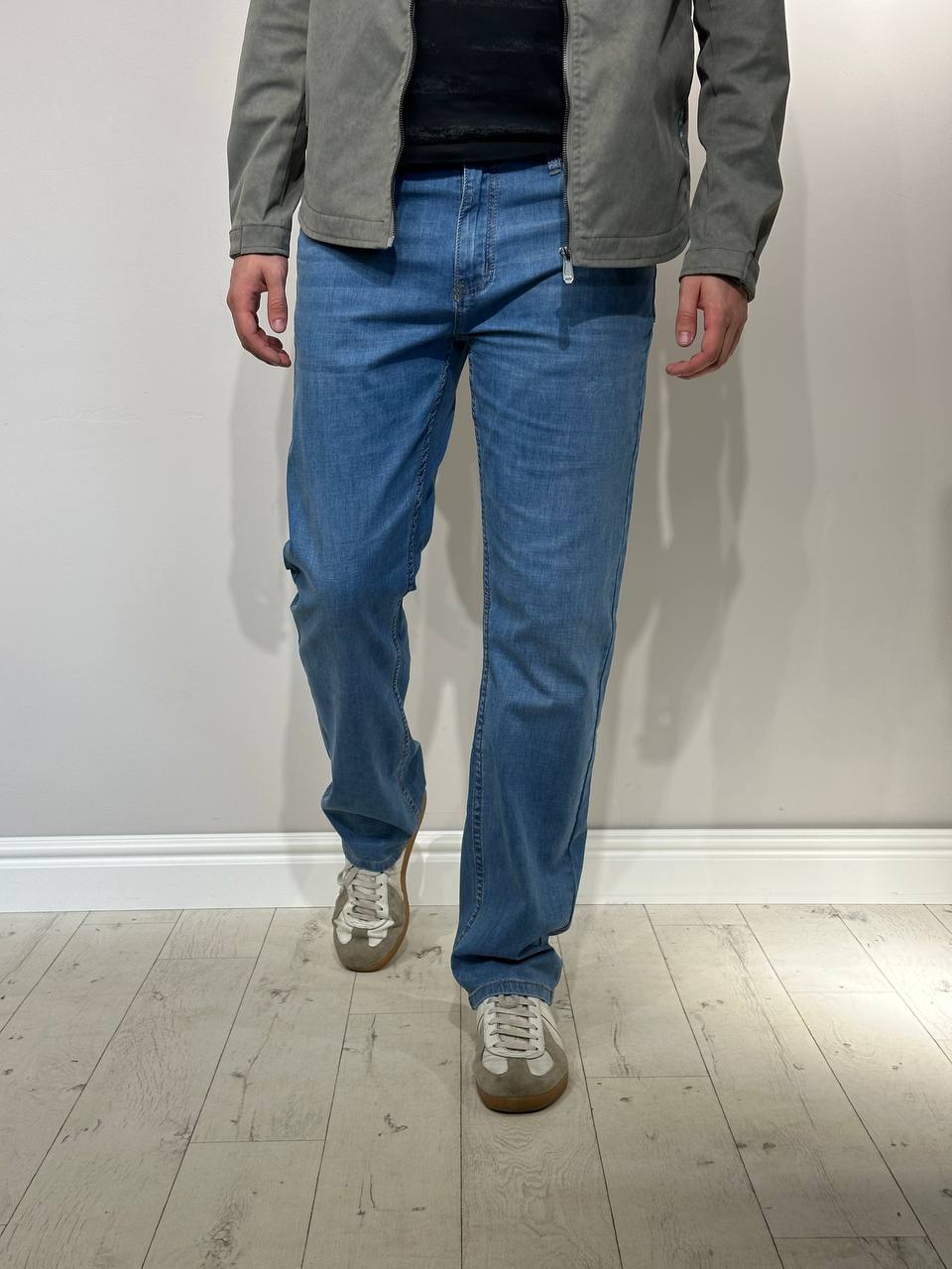 Suure suurusega meeste teksapüksid, Regular fit