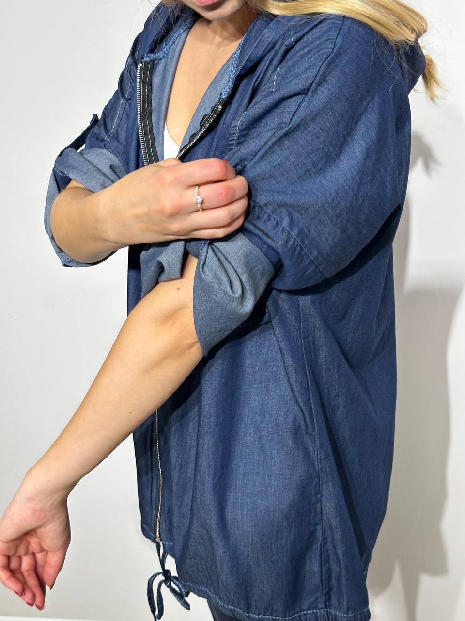 Viegla džinsa jaka sievietēm