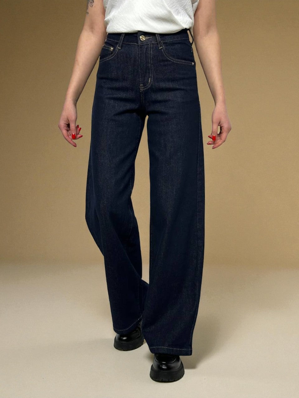 Plati džinsi sievietēm