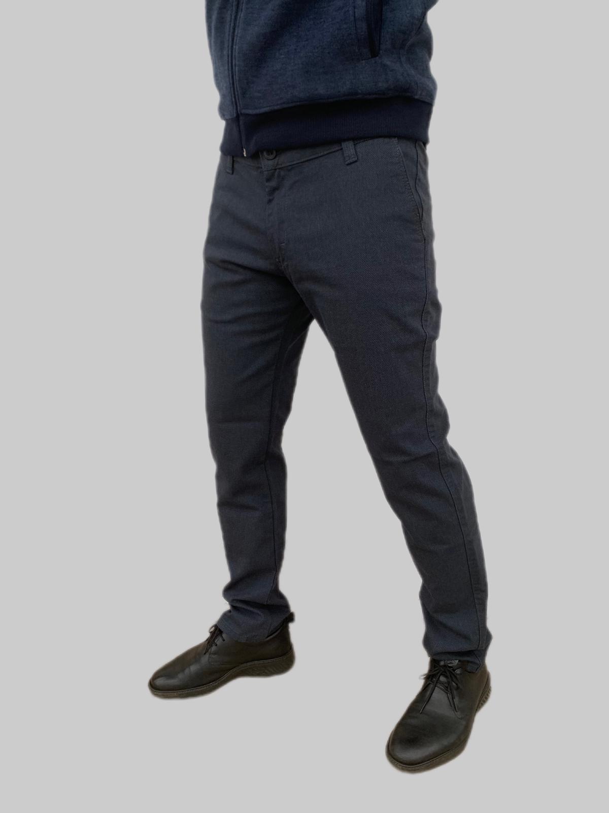 Однотонные брюки с выкройкой Ванкель-045