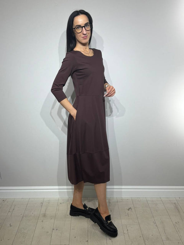 Brūna kleita pavasarim
