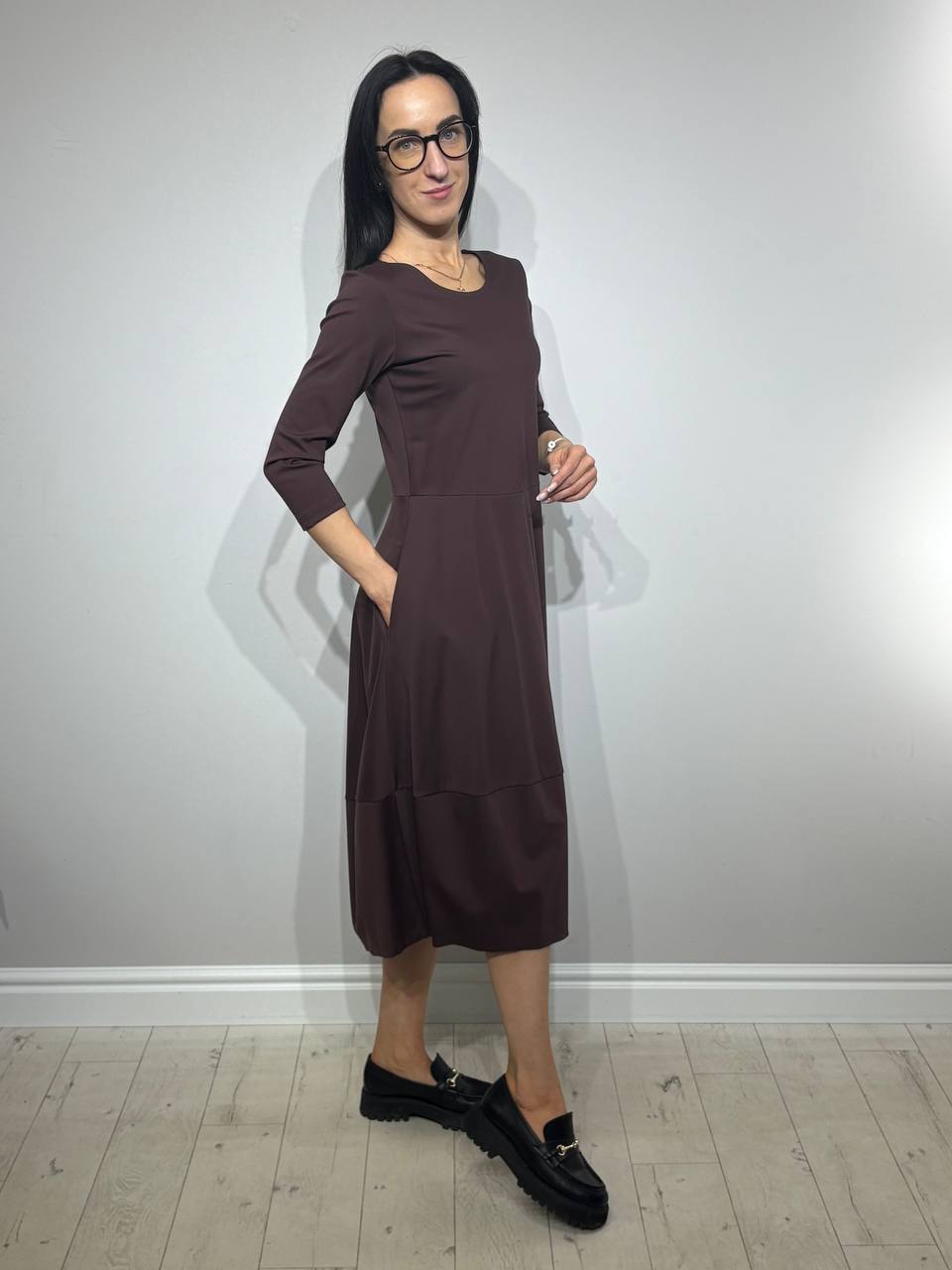 Brūna kleita rudenim