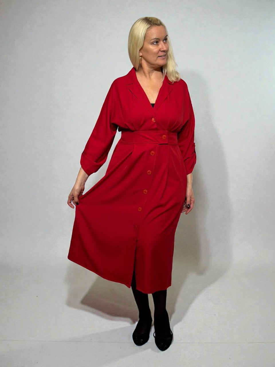 Sarkana sievišķīga kreklkleita