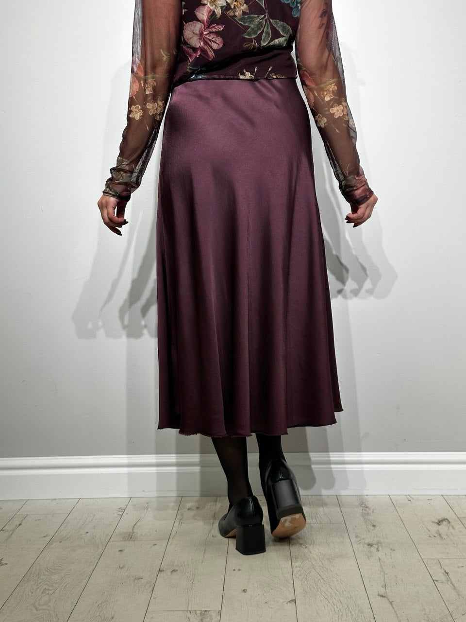 Current midi length festive skirt