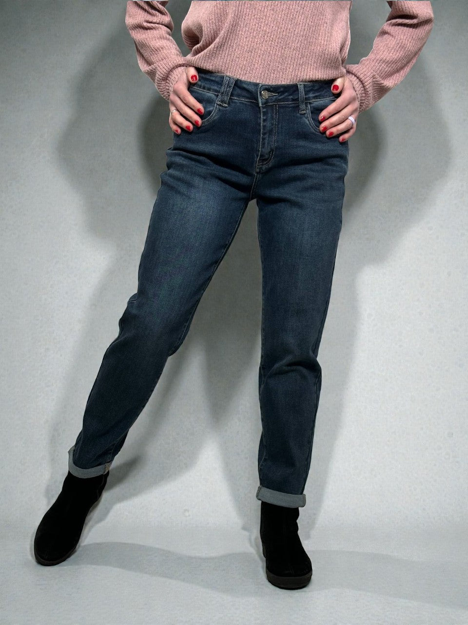 Džinsi_sieviešu_baggy-stilā