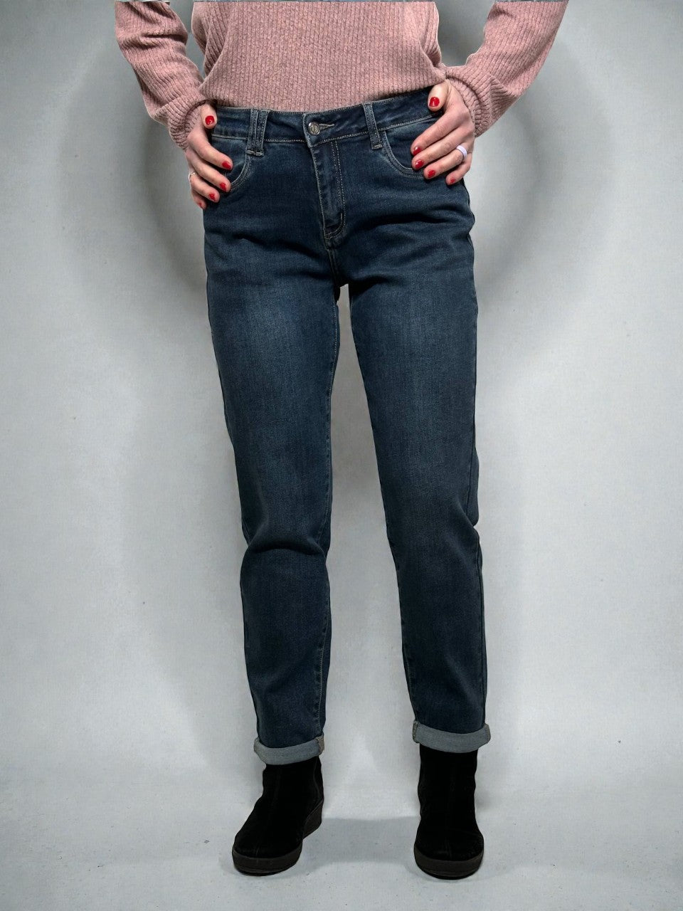 Tumši_zili_džinsi_sievietēm