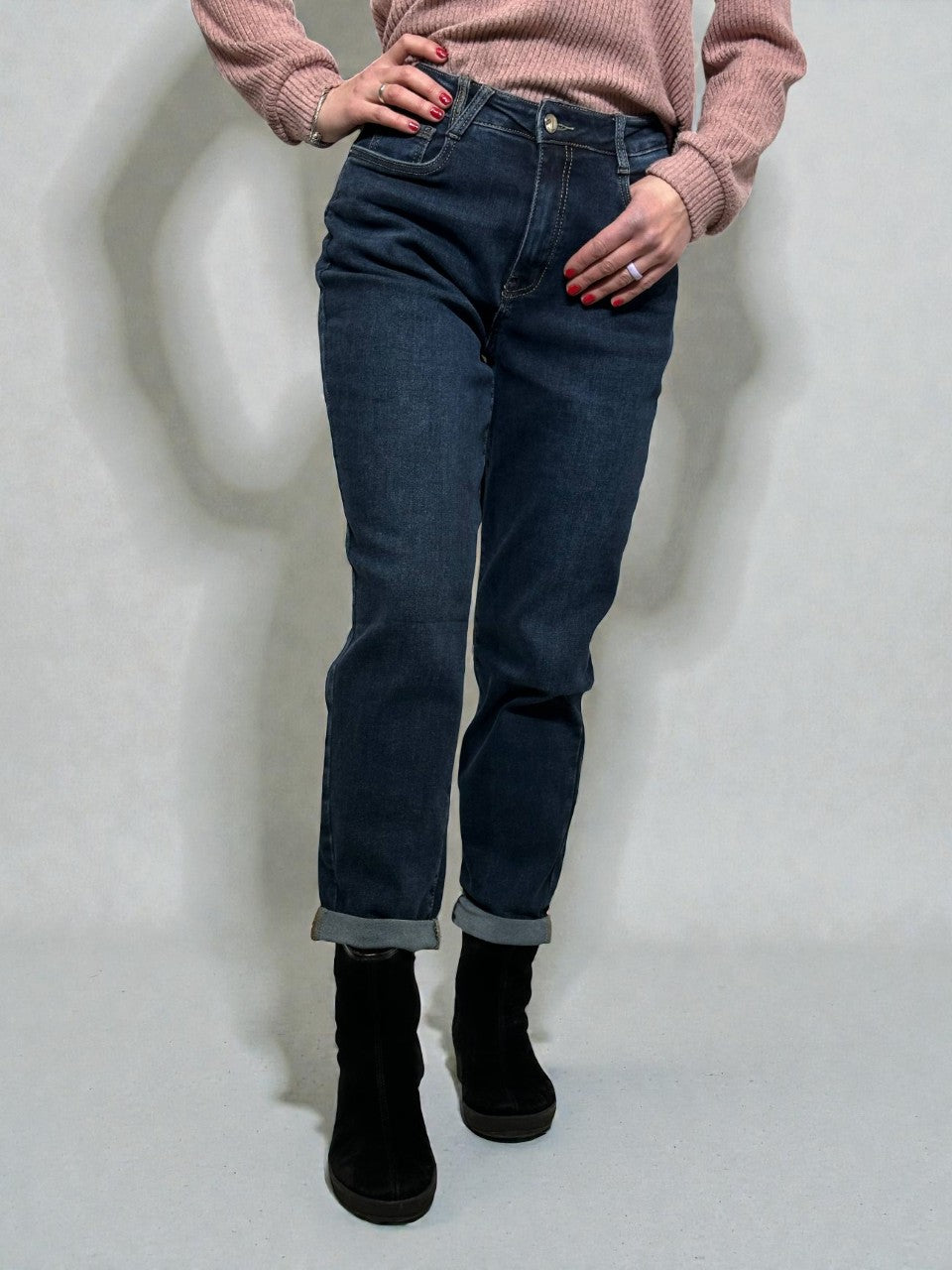 Džinsi_sievietēm_baggy_fit