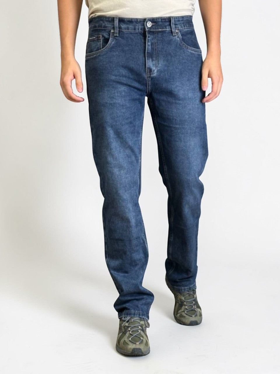 Plati džinsi no DSQ, Straight fit
