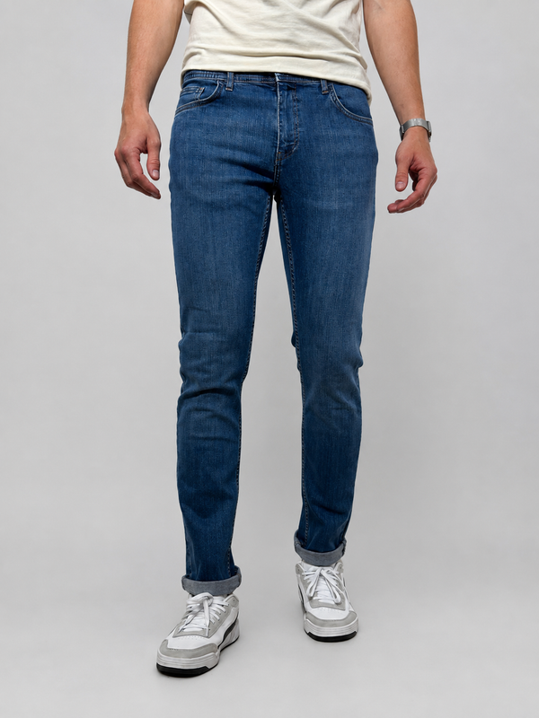 Sašaurināti vīriešu džinsi, Comfort slim